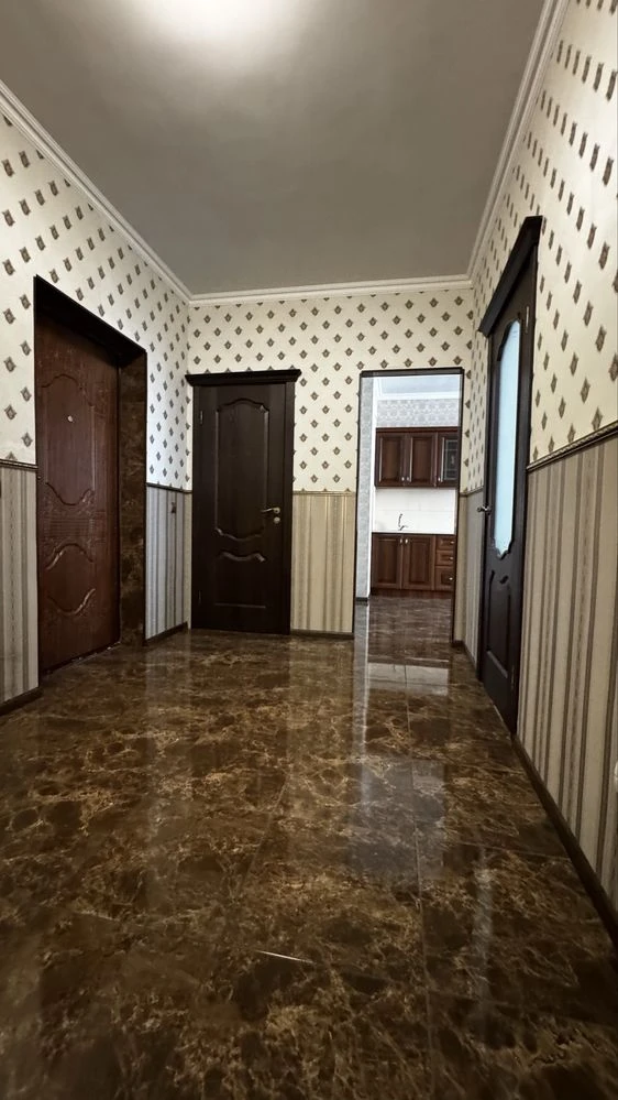 Продаж 1 кім Драгоманова 2А