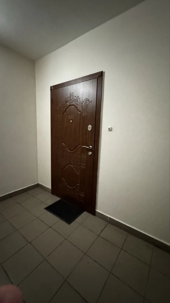 Продаж 1 кім Драгоманова 2А
