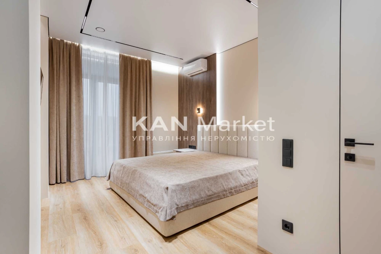 Продаж 3к квартири 125,9 м² з ремонтом у Файна Таун