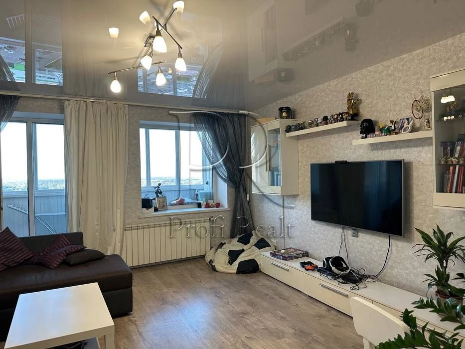 Продаж 1 кімн. квартири за адресою Полярна вулиця 8Є