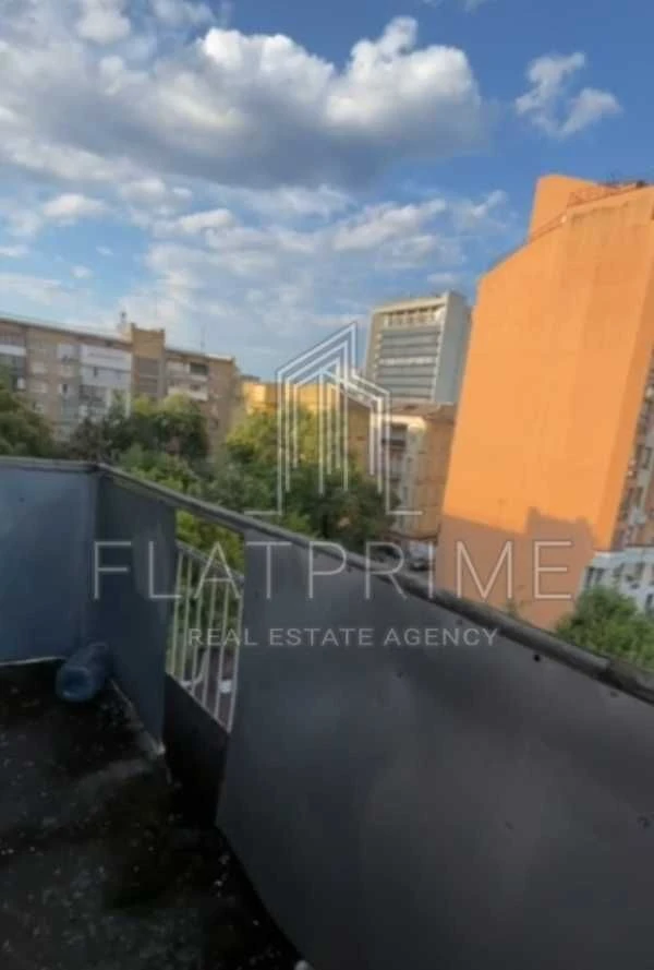 For sale (2-room = 52 m2), 47 Velyka Vasylkivska St. metro