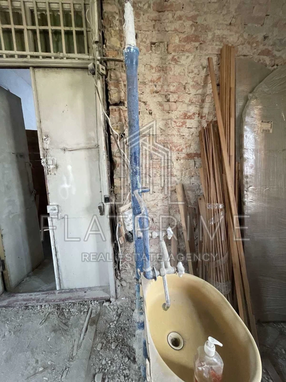 For sale (2-room = 52 m2), 47 Velyka Vasylkivska St. metro