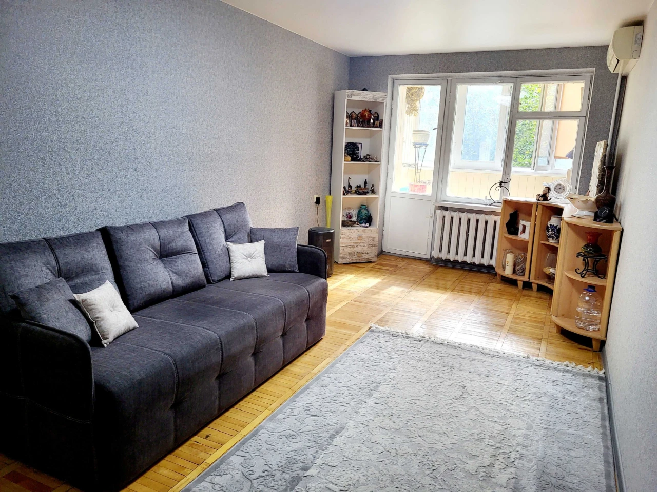 Sale of a large 46.6 m2 1-room apartment on Maksima Kryvon St.