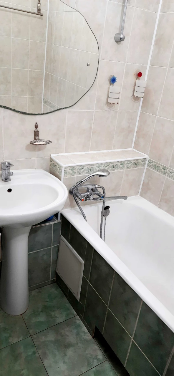 Sale of a large 46.6 m2 1-room apartment on Maksima Kryvon St.