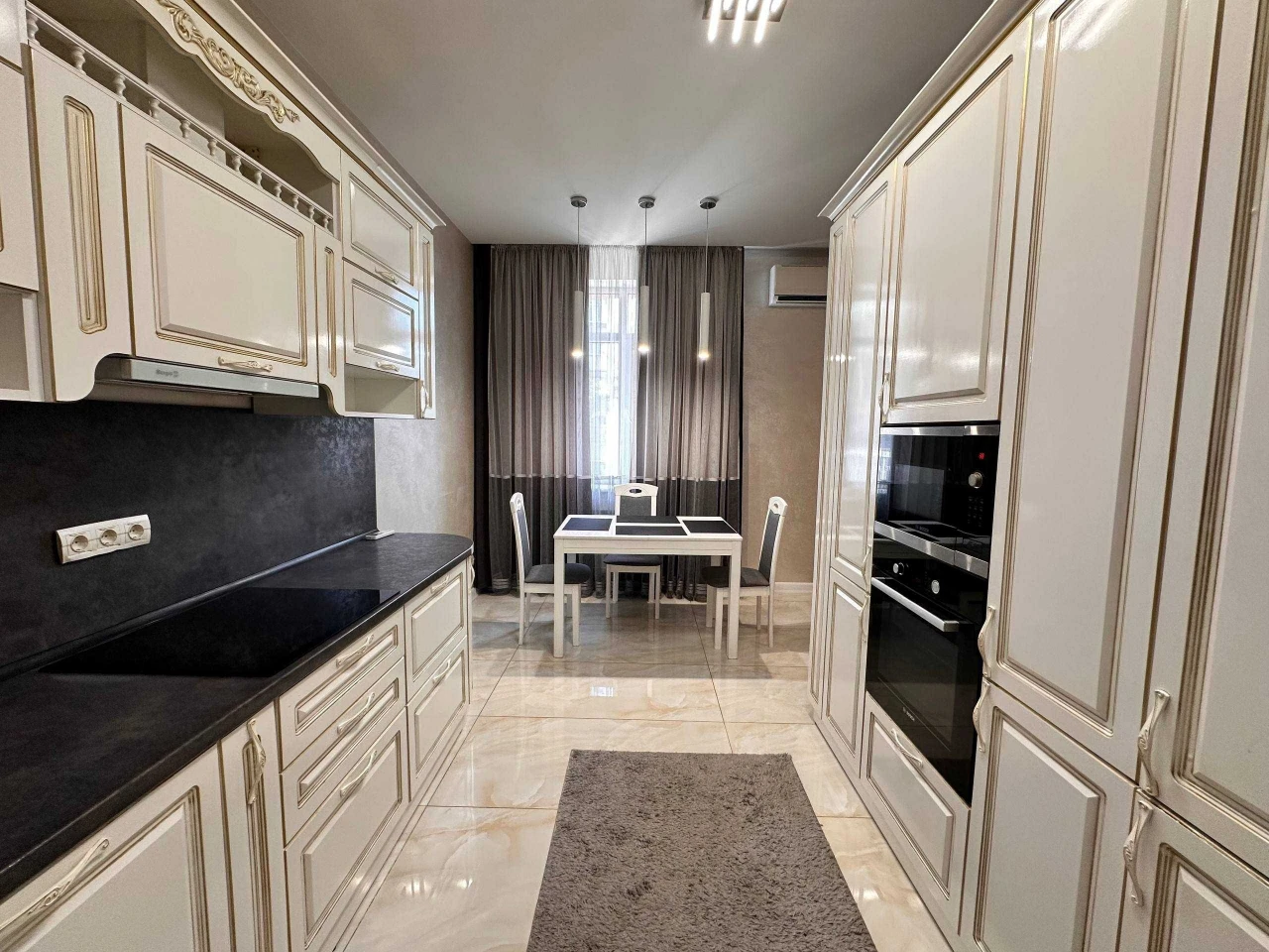 Apartment for sale/Area 120 m2/metro Lybidska/Antonovycha St.