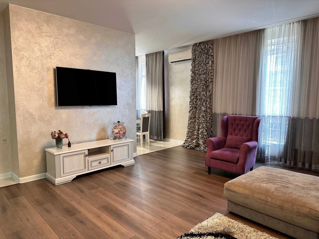 Apartment for sale/Area 120 m2/metro Lybidska/Antonovycha St.
