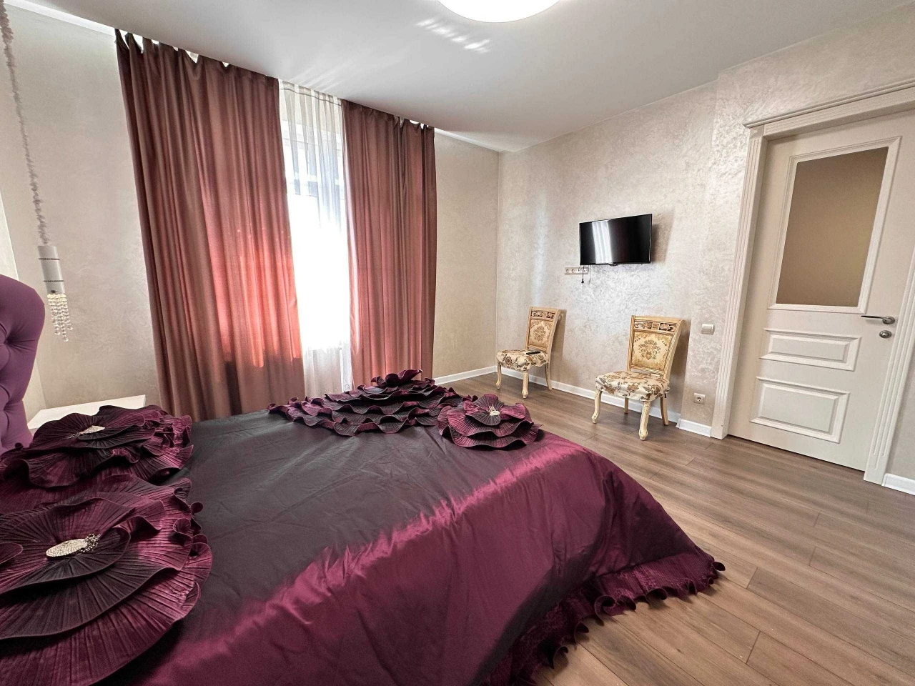 Apartment for sale/Area 120 m2/metro Lybidska/Antonovycha St.