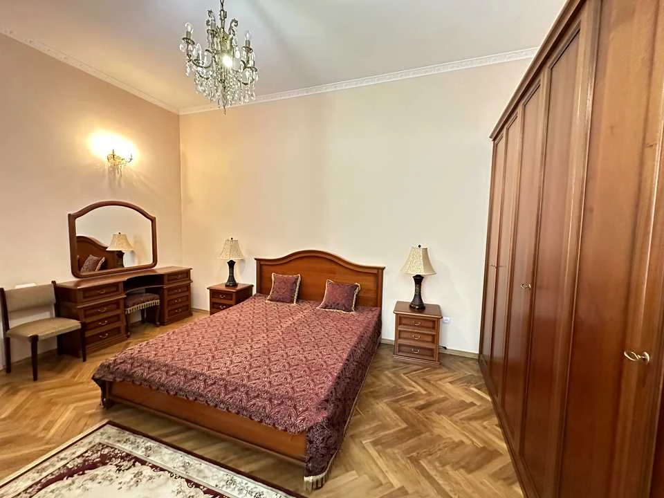Квартира. Львів, Євгена Коновальця вул.