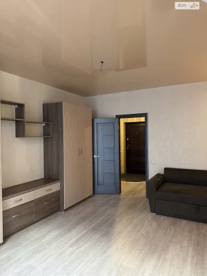 Long-Term Rental Apartment, Poczynki