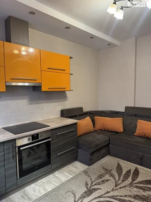 Long-Term Rental Apartment, Poczynki