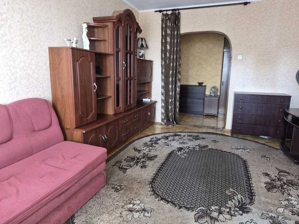 Здам на довгий термін 3-кімнатну квартиру Київ, Деснянський район, вул. Рональда Рейгана, 9Г, 14-й поверх, 16-поверховий цегляний будинок.