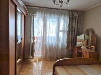 Здам на довгий термін 3-кімнатну квартиру Київ, Деснянський район, вул. Рональда Рейгана, 9Г, 14-й поверх, 16-поверховий цегляний будинок.