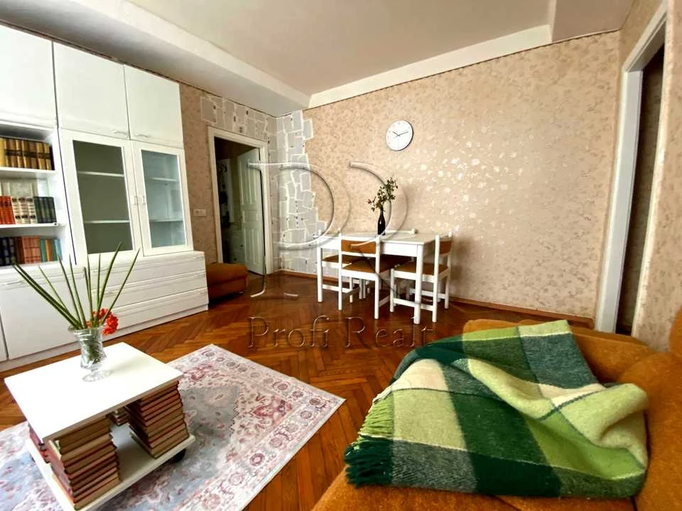 Apartment. Kyiv, Berezaysky Prospect.
