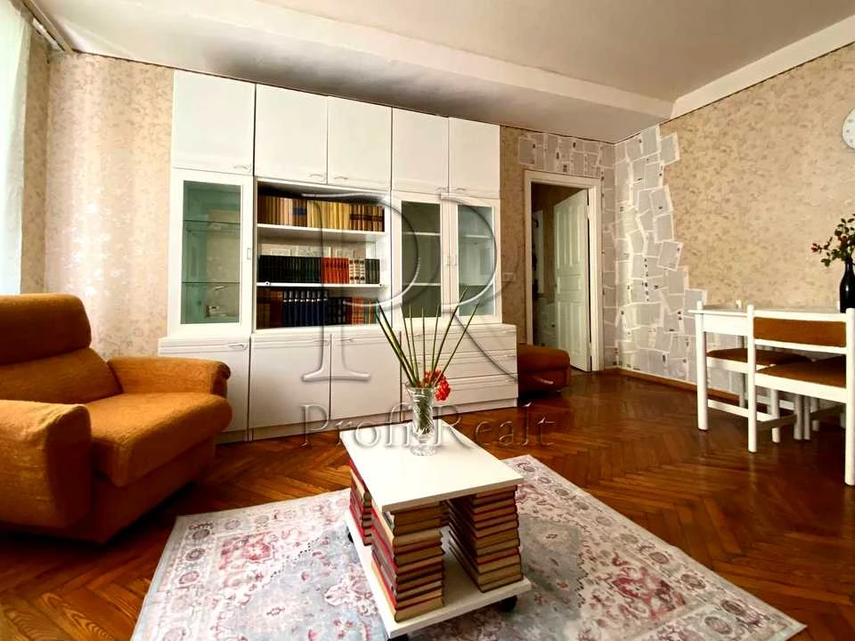 Apartment. Kyiv, Berezaysky Prospect.