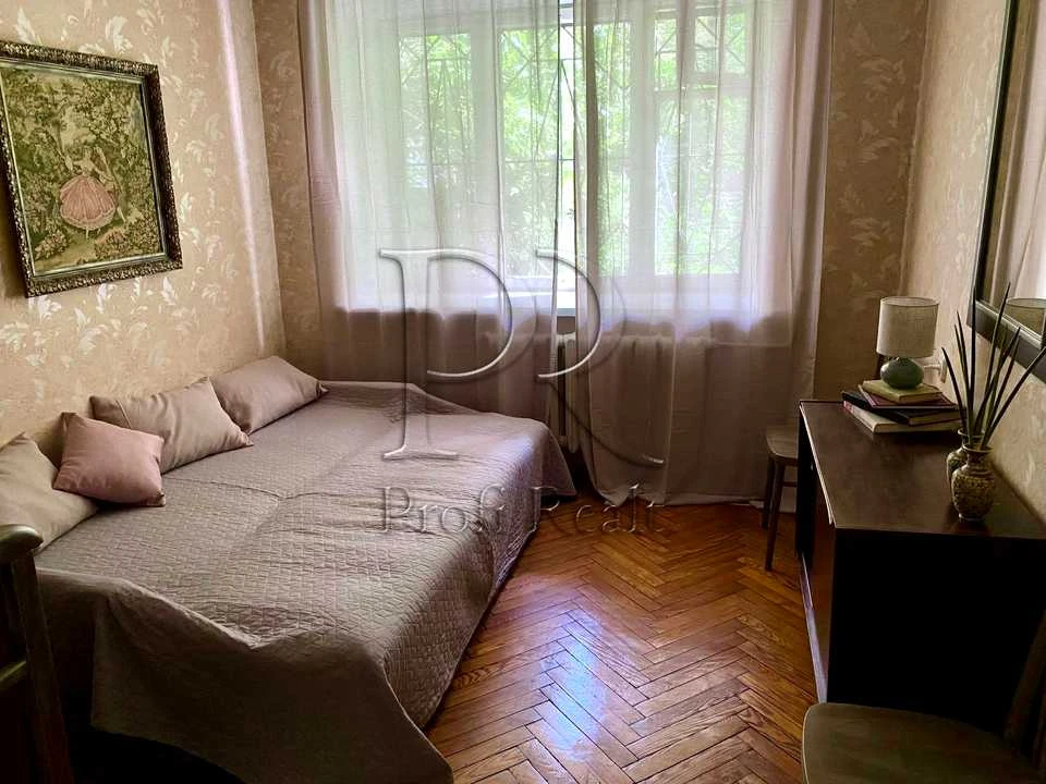 Apartment. Kyiv, Berezaysky Prospect.