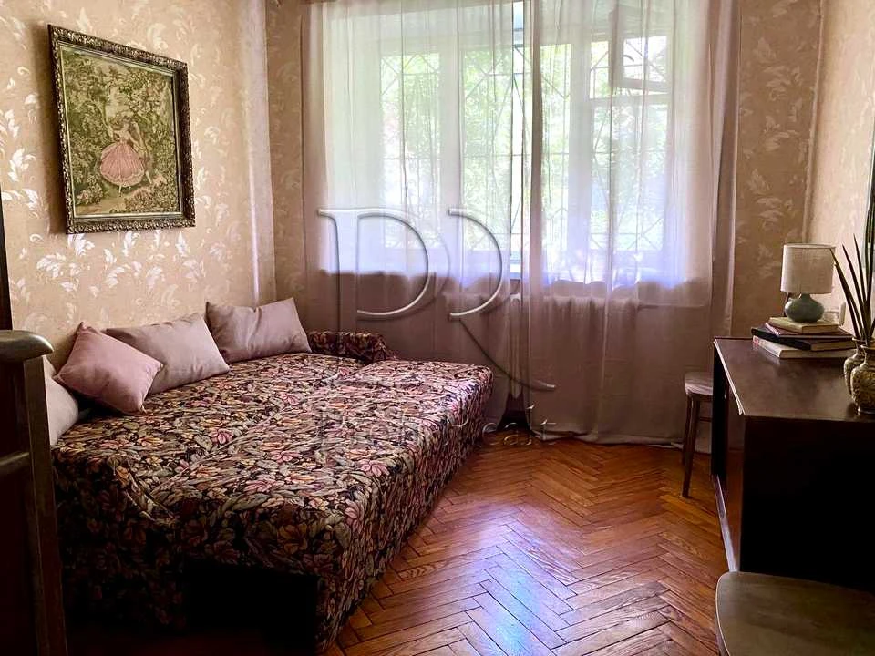 Apartment. Kyiv, Berezaysky Prospect.