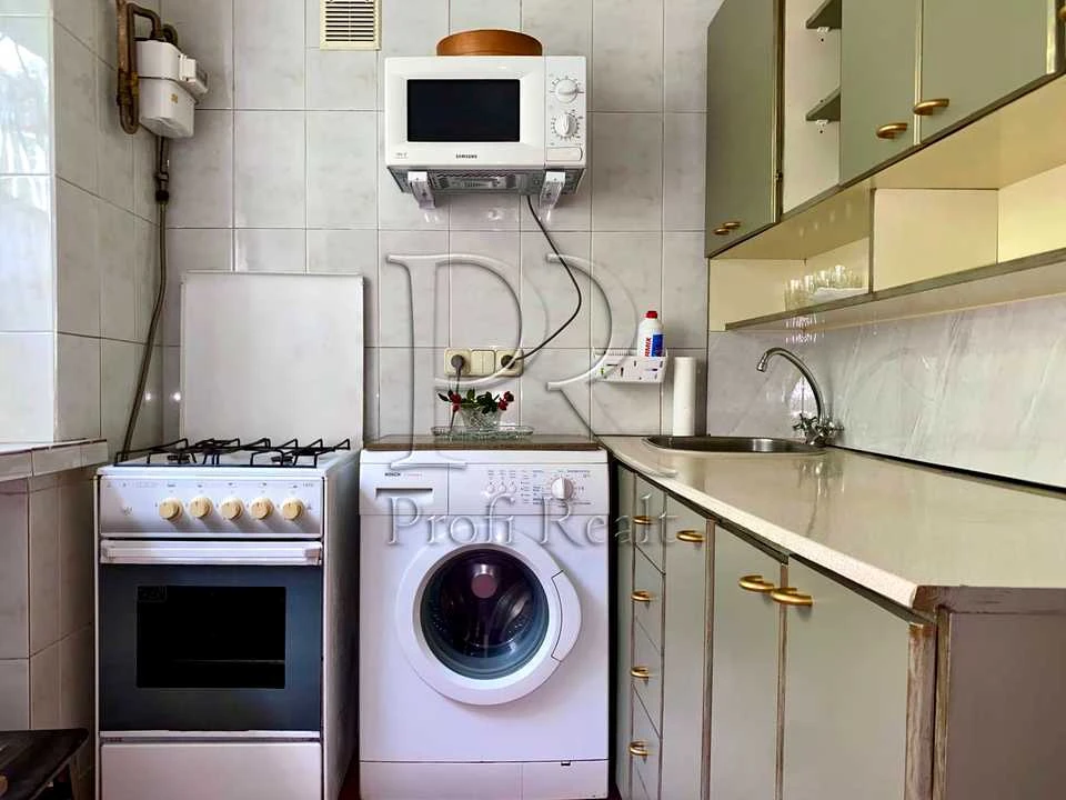 Apartment. Kyiv, Berezaysky Prospect.