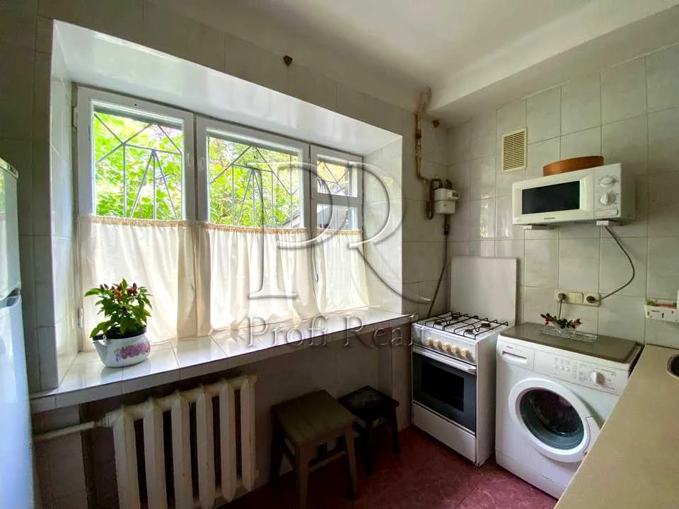Apartment. Kyiv, Berezaysky Prospect.