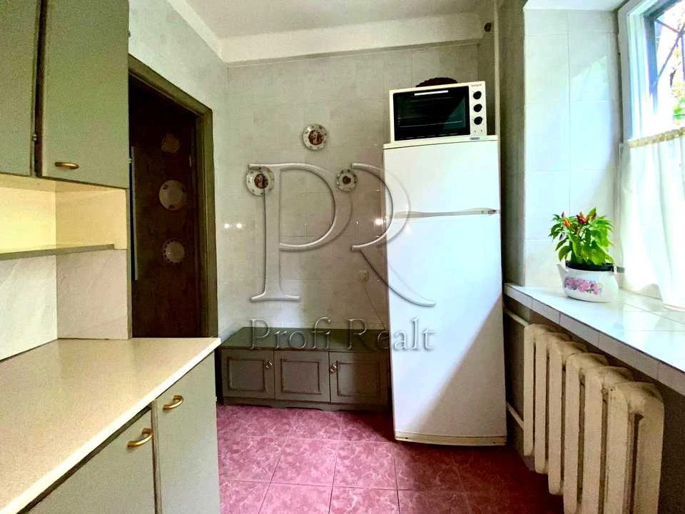 Apartment. Kyiv, Berezaysky Prospect.