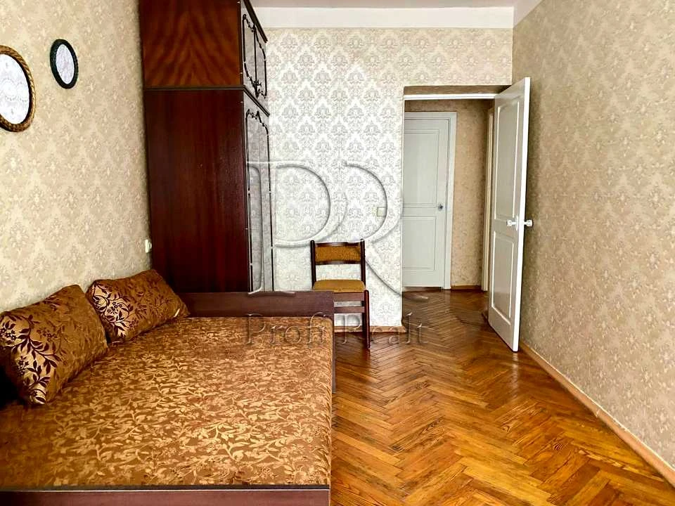 Apartment. Kyiv, Berezaysky Prospect.