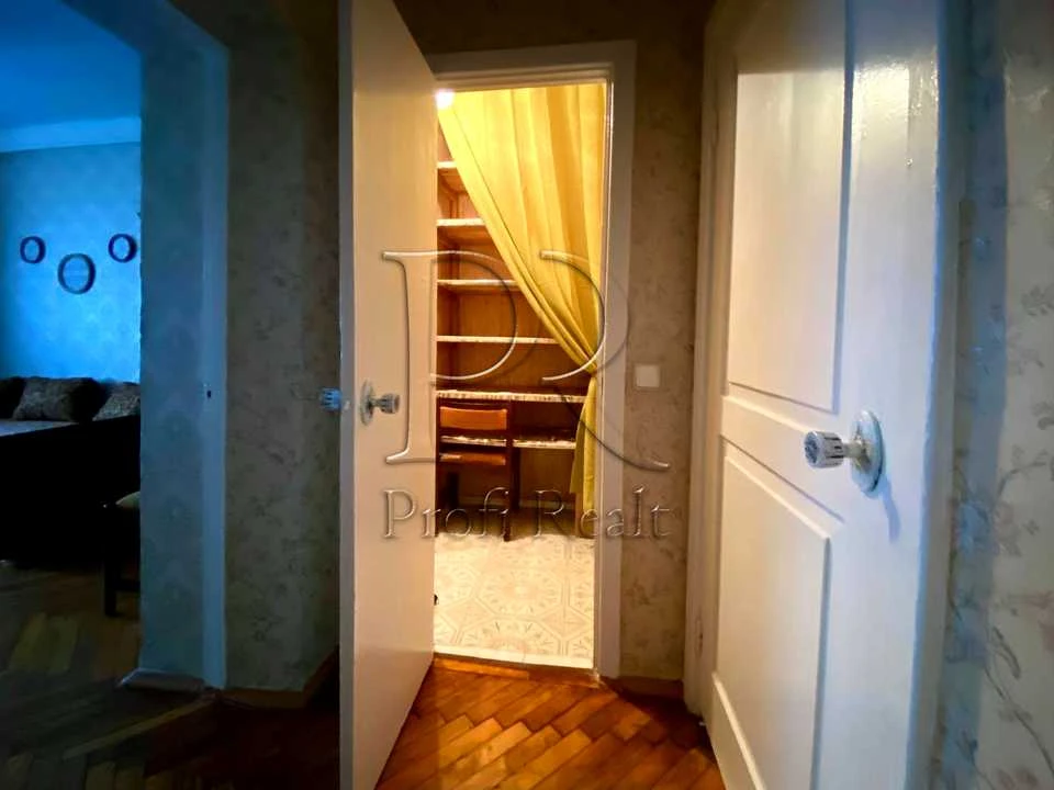 Apartment. Kyiv, Berezaysky Prospect.