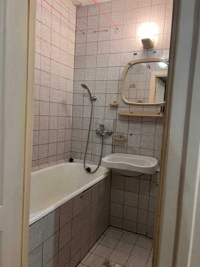 Rent a 3-room apartment (62 sq.m) in Kyiv, Dniprovsky district