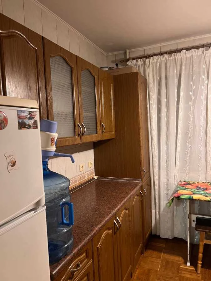 Rent a 3-room apartment (62 sq.m) in Kyiv, Dniprovsky district