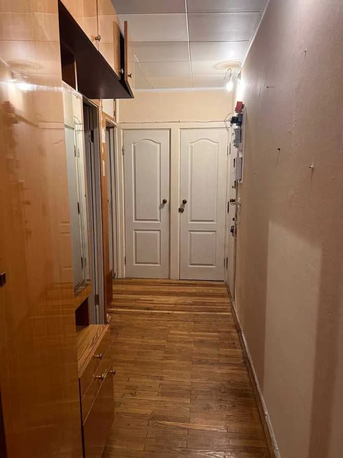 Rent a 3-room apartment (62 sq.m) in Kyiv, Dniprovsky district