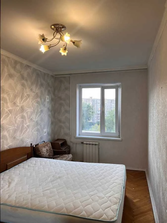 Rent a 3-room apartment (62 sq.m) in Kyiv, Dniprovsky district
