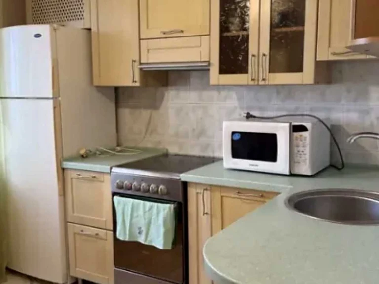 Apartment. Dnipro, residential area Topola-3, st.