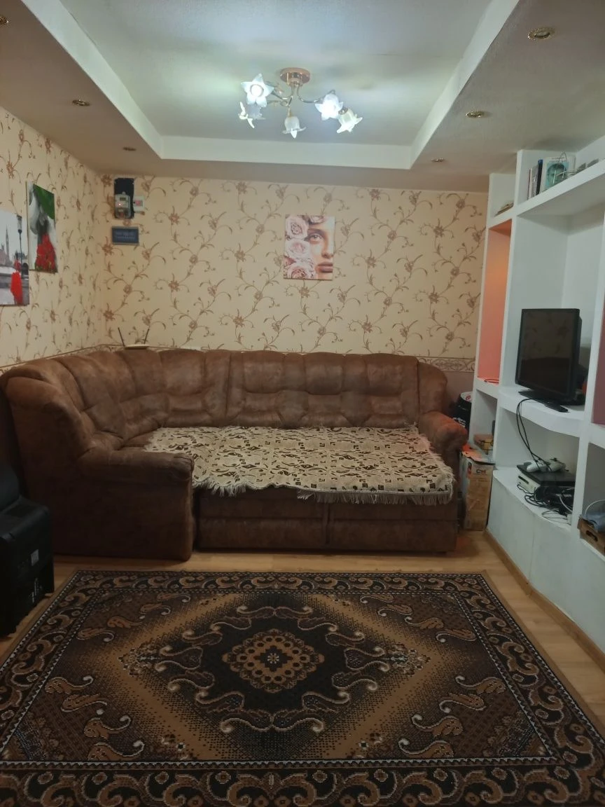 Безнал!!Продам 2к чешку Северный с отдельным входом.