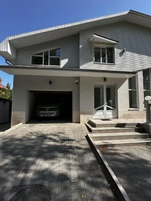 House for sale in Sauvignon-1