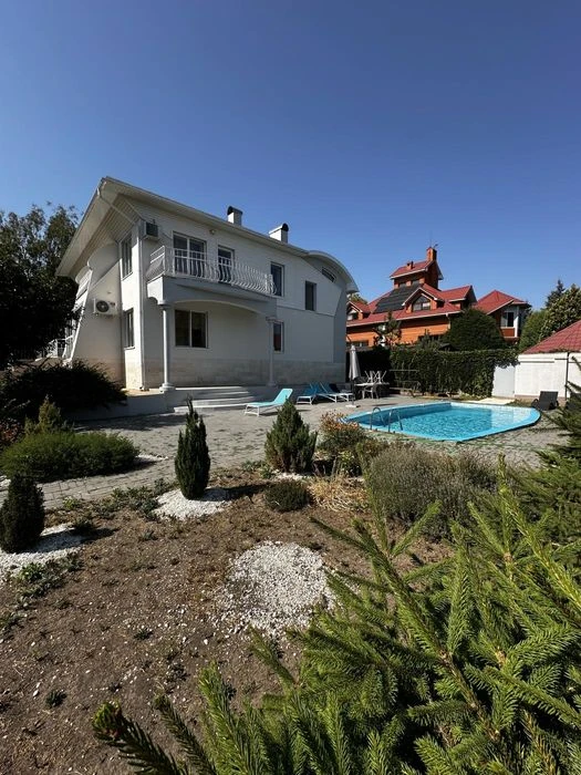 House for sale in Sauvignon-1
