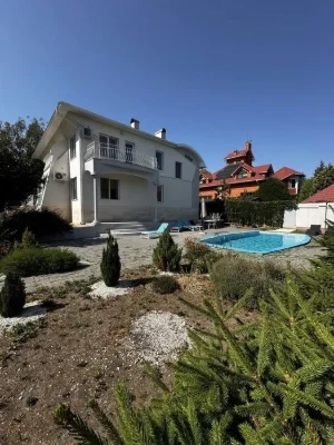 House for sale in Sauvignon-1
