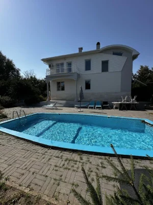 House for sale in Sauvignon-1