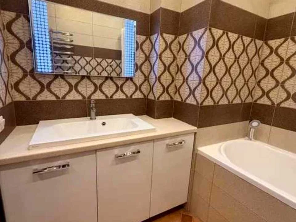 Квартира. Київ, Регенераторна вулиця