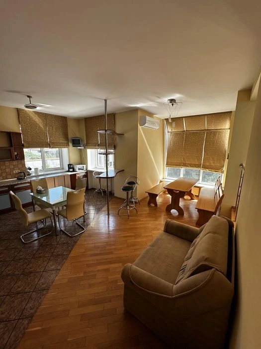 House for sale in Sauvignon-1