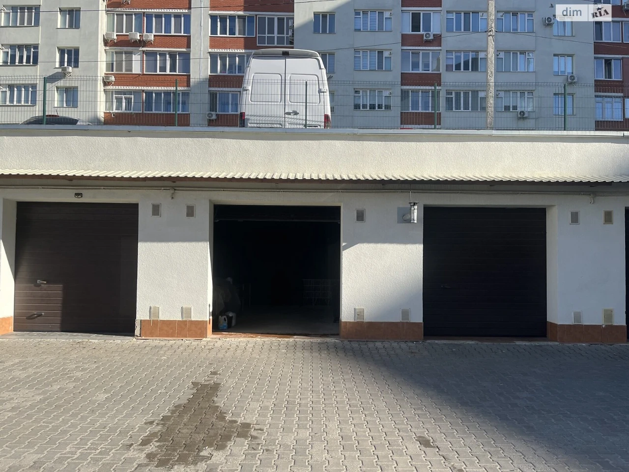 Продаж Місце в гаражному кооперативі Озерна