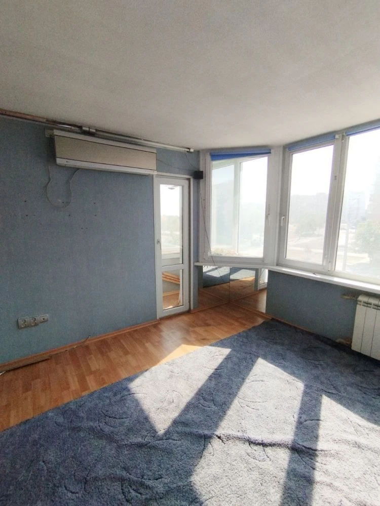 4-кімнатна квартира в районі Ромакса, 3/10цегл.