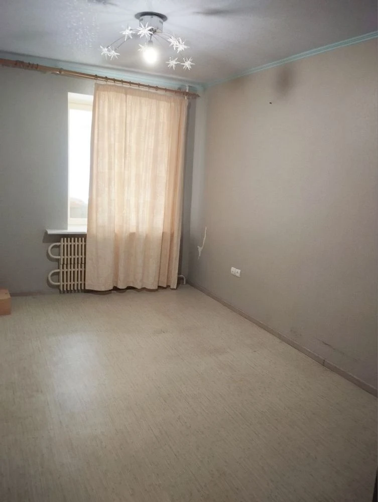 4-кімнатна квартира в районі Ромакса, 3/10цегл.