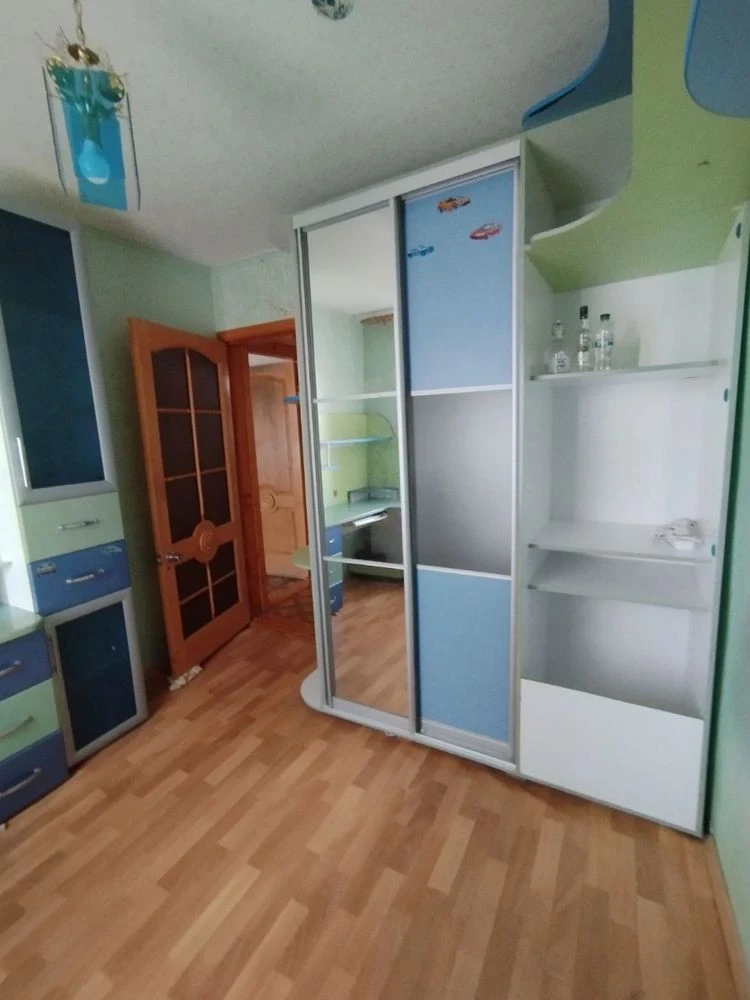 4-кімнатна квартира в районі Ромакса, 3/10цегл.