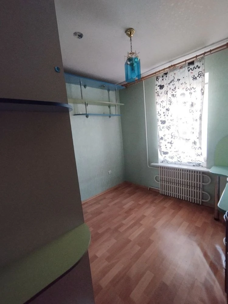 4-кімнатна квартира в районі Ромакса, 3/10цегл.