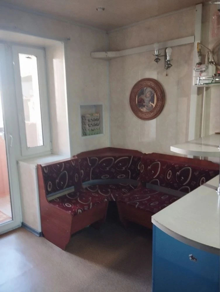 4-кімнатна квартира в районі Ромакса, 3/10цегл.