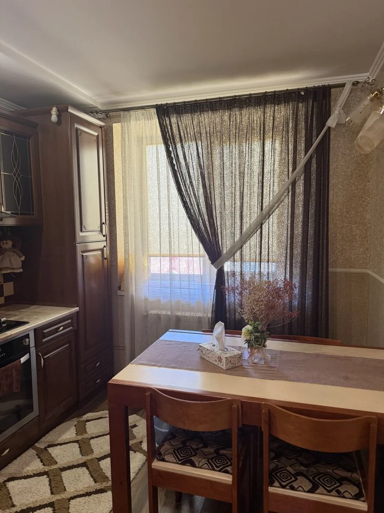 3-х кім квартира вул Вовчинецька.