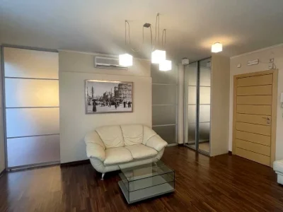 Apartment. Antonovycha St.