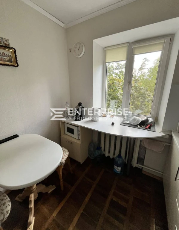 Продаж 1к квартири 32 м² на вул. Верховинна, метро Житомирсь