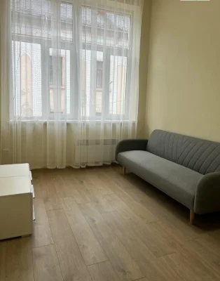 Продаж 1.5 кімнатної в центрі з газом
