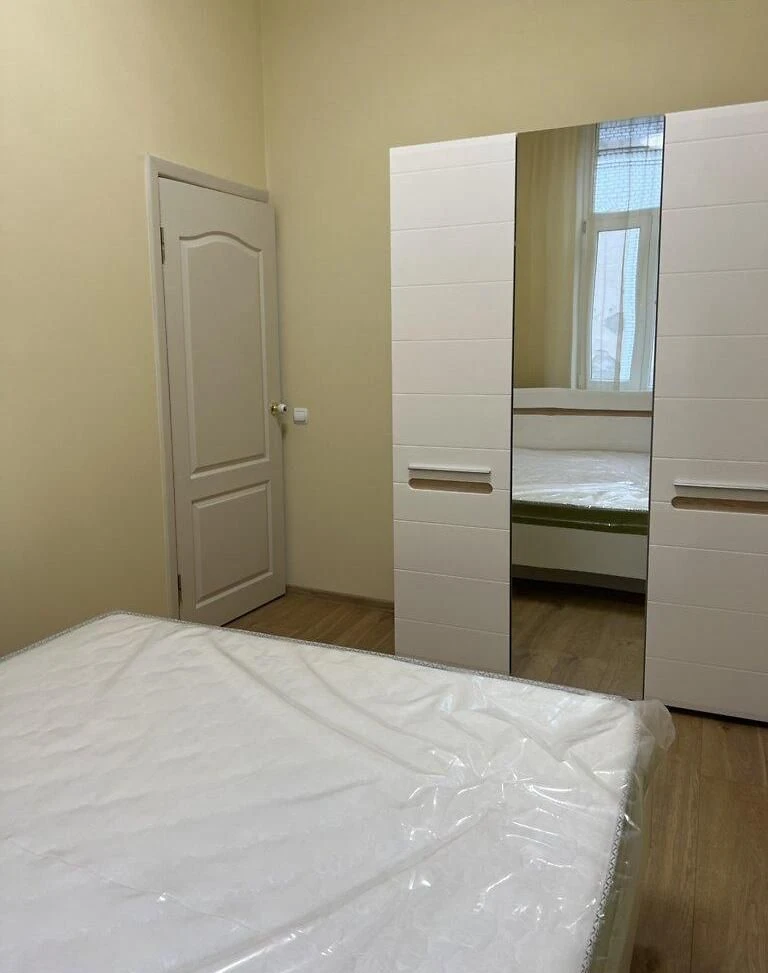 Продаж 1.5 кімнатної в центрі з газом