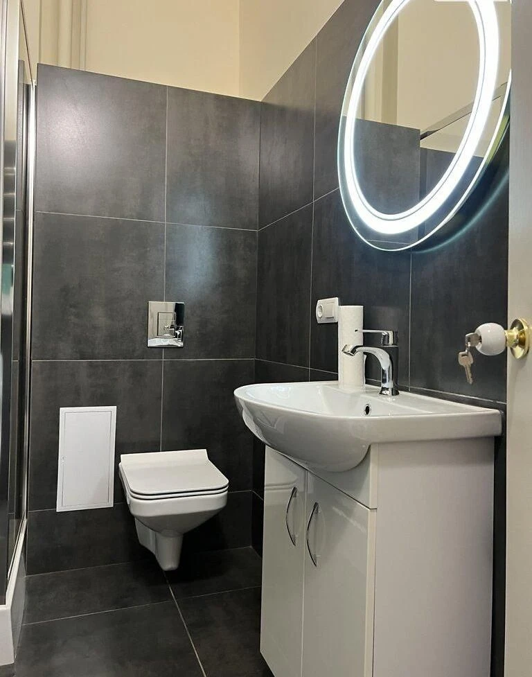 Продаж 1.5 кімнатної в центрі з газом