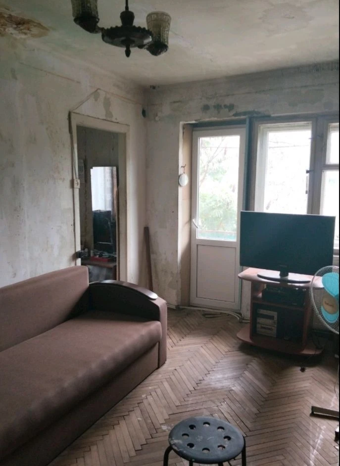 Продам 3 кімнатну квартиру без ремонту